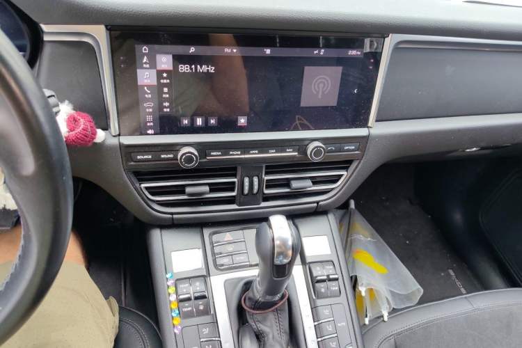Used Porsche Macan 2018 Macan 2.0T Audio And AC Panel