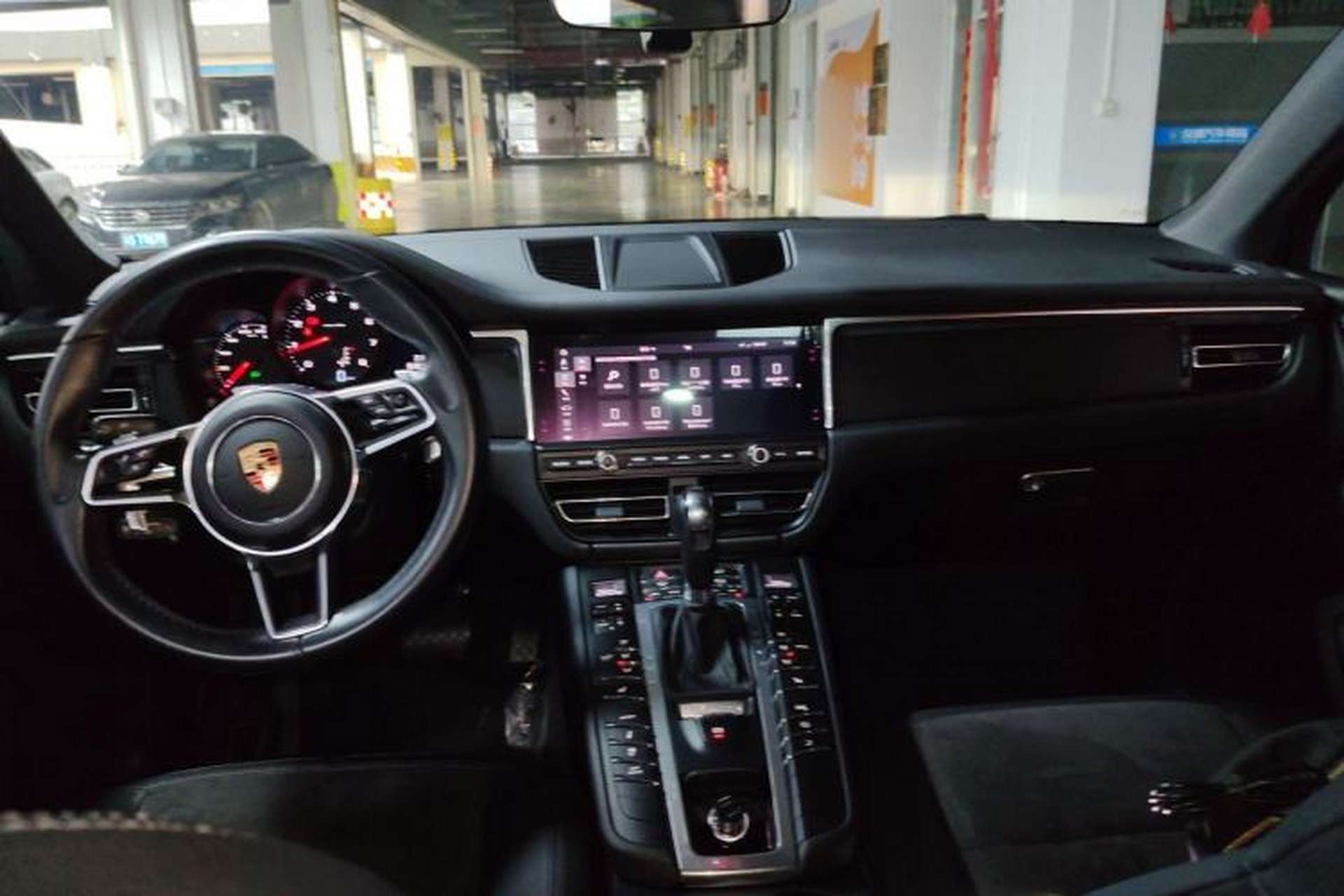 Used Porsche Macan 2018 Macan 2.0T Center Console