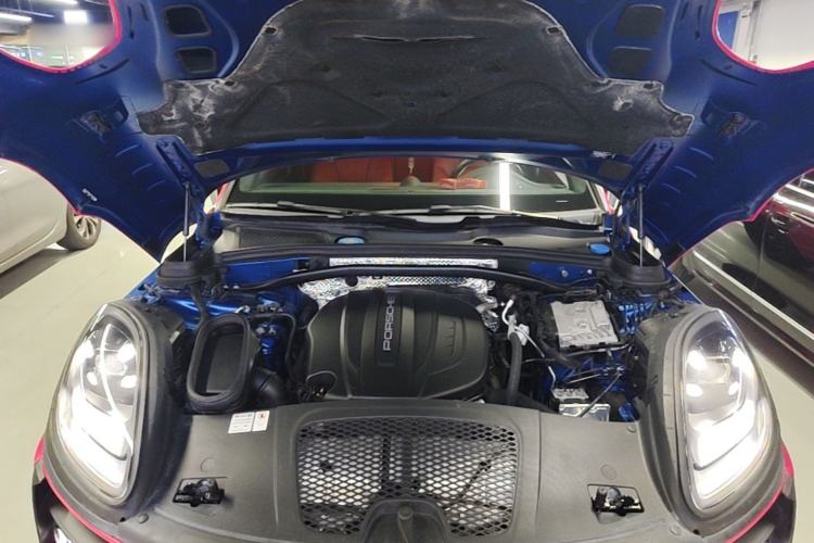 Used Porsche Macan 2018 Macan 2.0T Engine Bay
