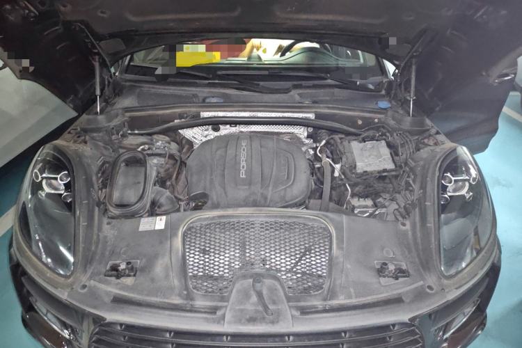 Used Porsche Macan 2018 Macan 2.0T Engine Bay