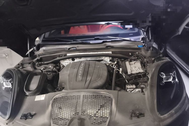 Used Porsche Macan 2018 Macan 2.0T Engine Bay