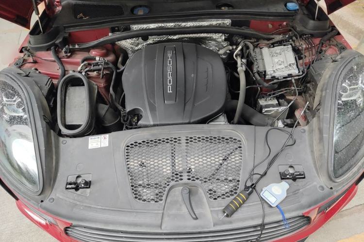 Used Porsche Macan 2018 Macan 2.0T Engine Bay