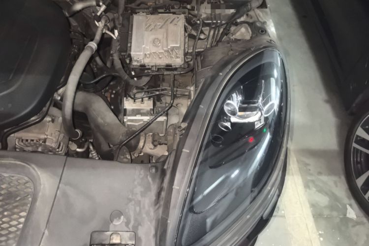 Used Porsche Macan 2018 Macan 2.0T Engine Bay Left