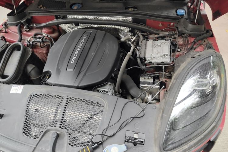 Used Porsche Macan 2018 Macan 2.0T Engine Bay Left
