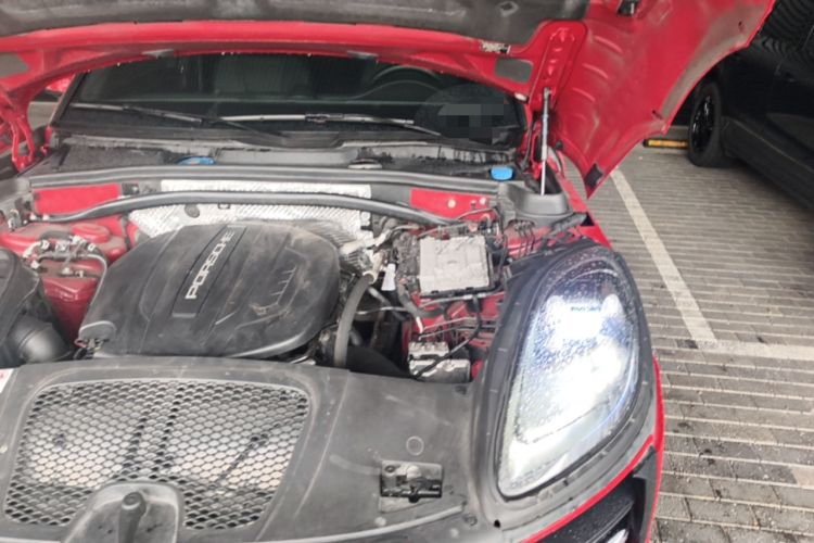 Used Porsche Macan 2018 Macan 2.0T Engine Bay Left