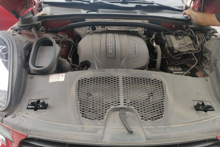 Used Porsche Macan 2018 Macan 2.0T Engine Bay