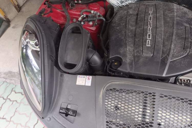 Used Porsche Macan 2018 Macan 2.0T Engine Bay Right