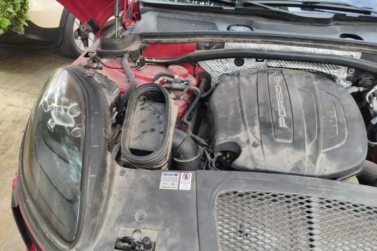 Used Porsche Macan 2018 Macan 2.0T Engine Bay Right