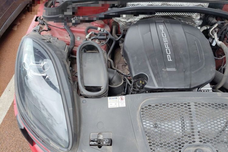 Used Porsche Macan 2018 Macan 2.0T Engine Bay Right