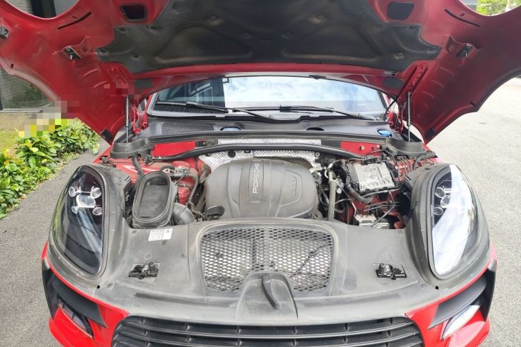 Used Porsche Macan 2018 Macan 2.0T Engine Bay