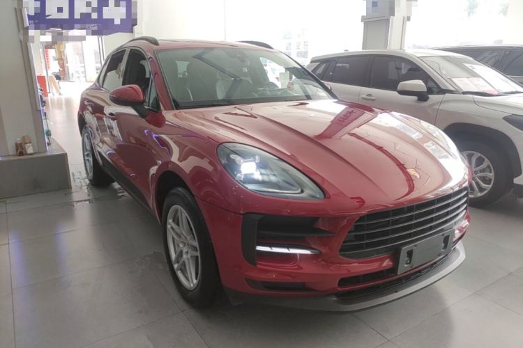 Used Porsche Macan 2018 Macan 2.0T Front Right 45 Deg