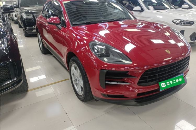 Used Porsche Macan 2018 Macan 2.0T Front Right 45 Deg