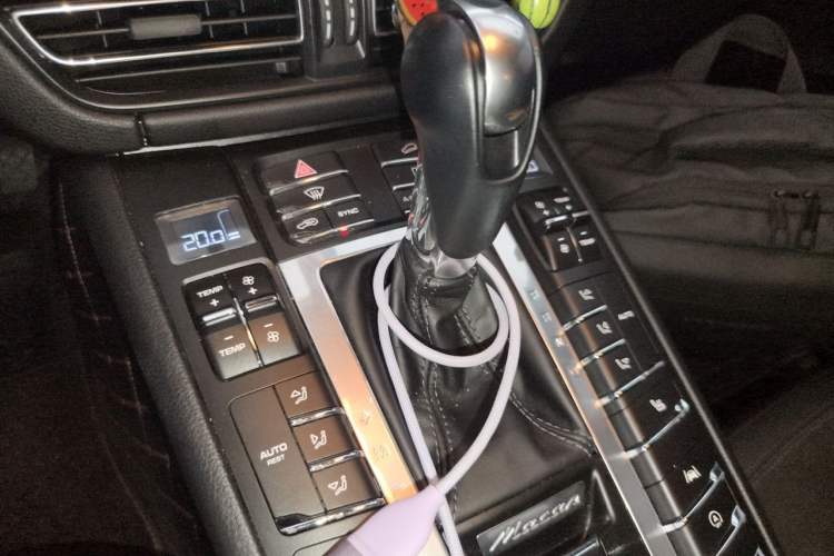 Used Porsche Macan 2018 Macan 2.0T Gear Lever