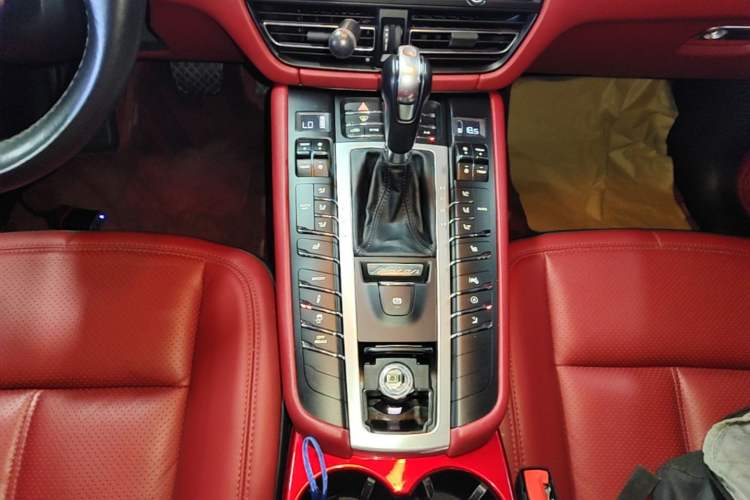 Used Porsche Macan 2018 Macan 2.0T Gear Lever