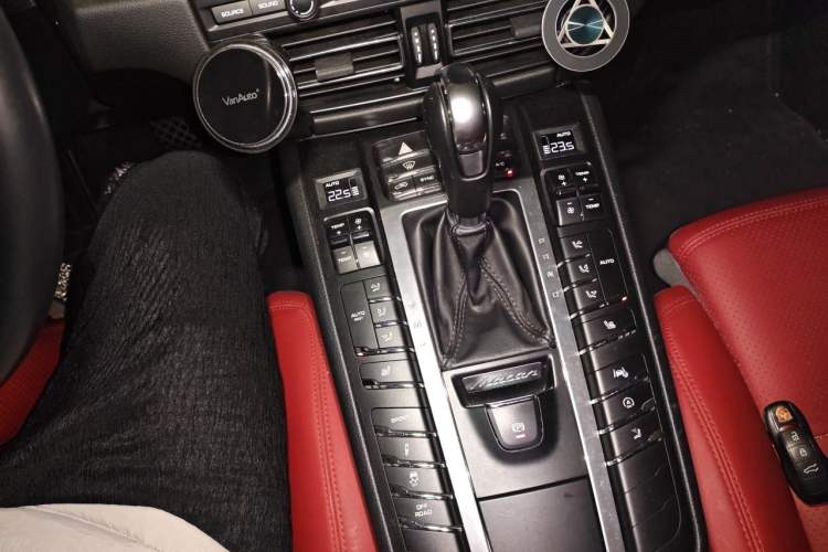 Used Porsche Macan 2018 Macan 2.0T Gear Lever