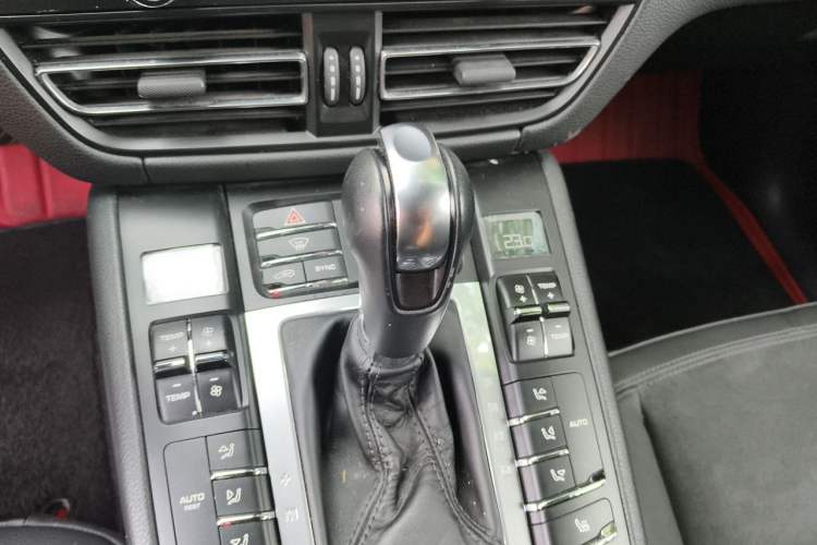 Used Porsche Macan 2018 Macan 2.0T Gear Lever