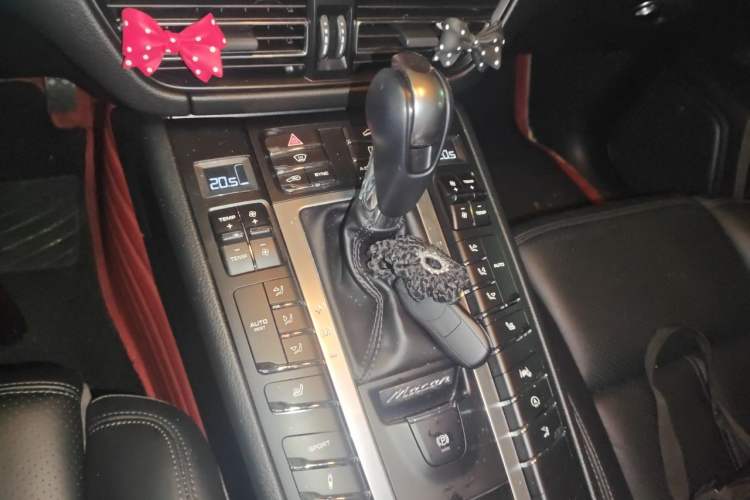 Used Porsche Macan 2018 Macan 2.0T Gear Lever