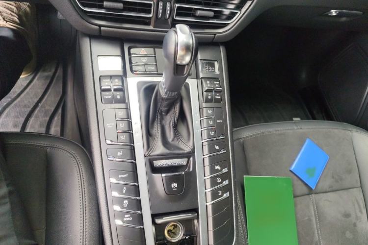 Used Porsche Macan 2018 Macan 2.0T Gear Lever