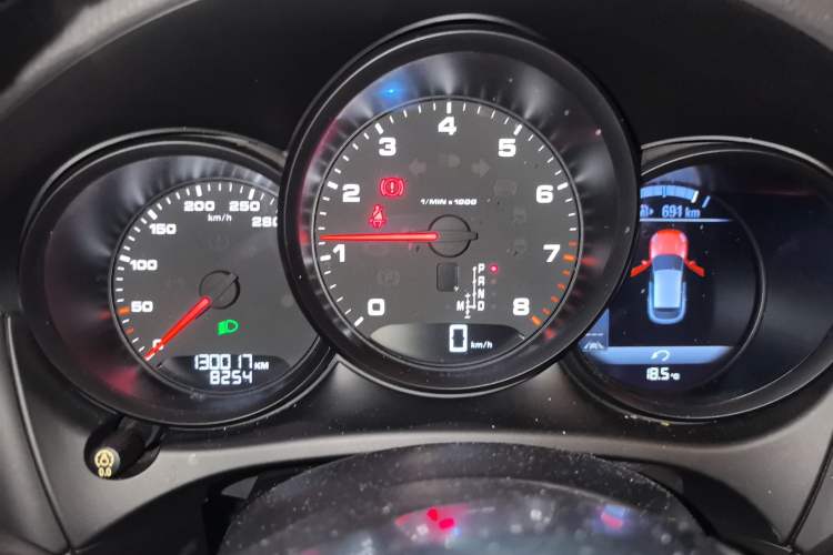 Used Porsche Macan 2018 Macan 2.0T Instrument Cluster