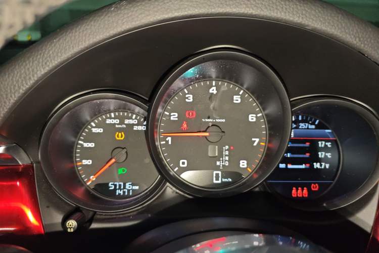 Used Porsche Macan 2018 Macan 2.0T Instrument Cluster