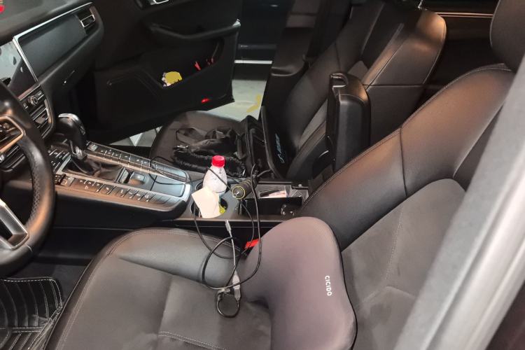 Used Porsche Macan 2018 Macan 2.0T Left Front Seat