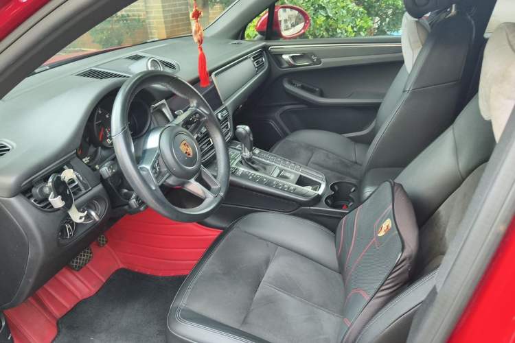 Used Porsche Macan 2018 Macan 2.0T Left Front Seat