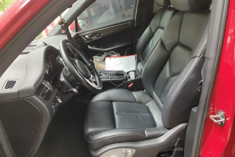 Used Porsche Macan 2018 Macan 2.0T Left Front Seat