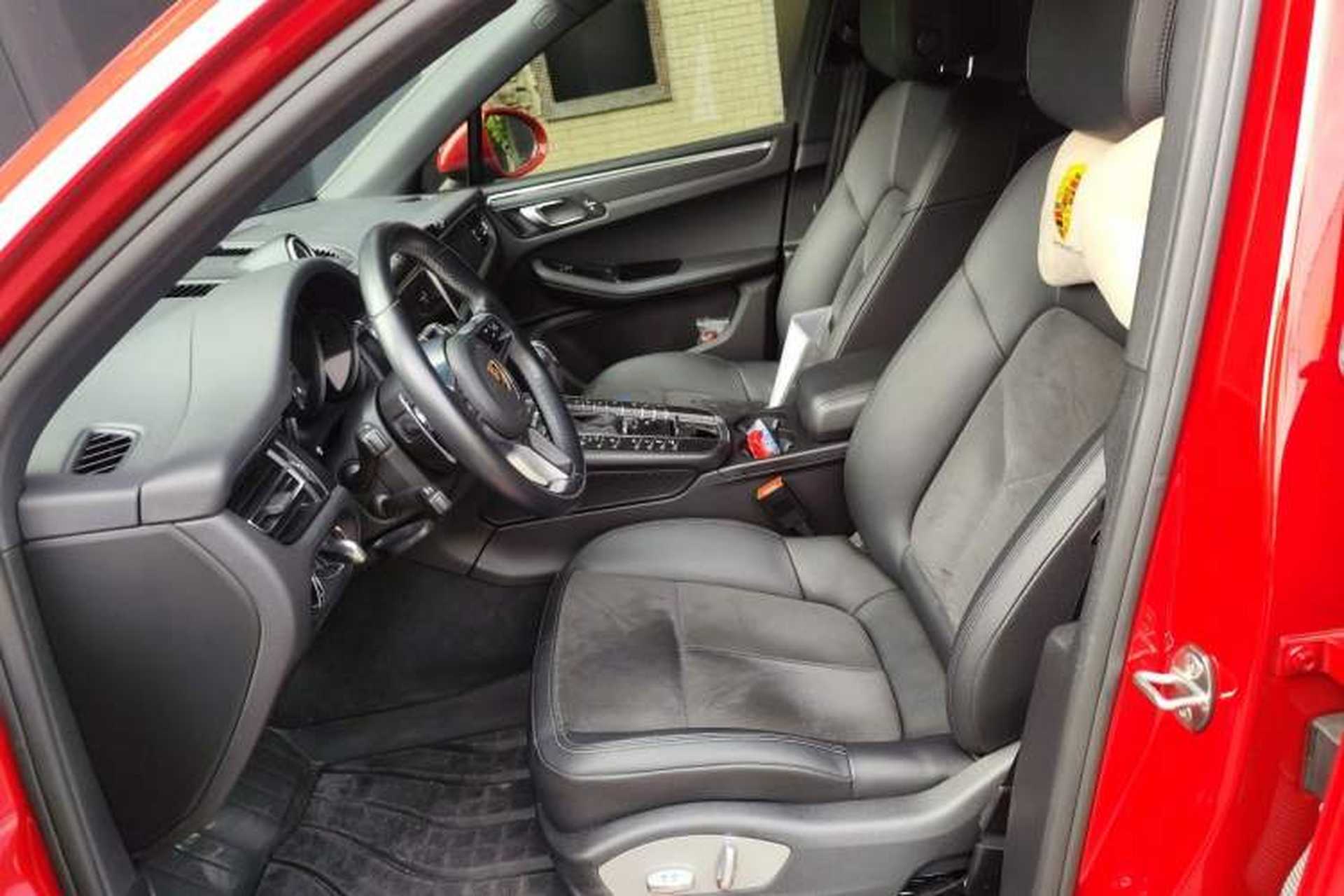 Used Porsche Macan 2018 Macan 2.0T Left Front Seat