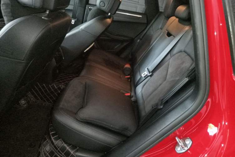 Used Porsche Macan 2018 Macan 2.0T Left Rear Seat