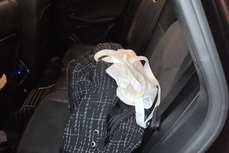 Used Porsche Macan 2018 Macan 2.0T Left Rear Seat