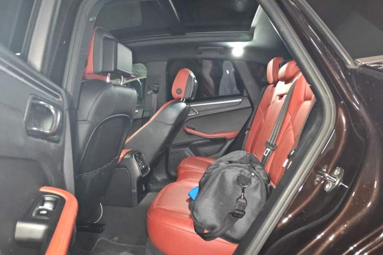Used Porsche Macan 2018 Macan 2.0T Left Rear Seat