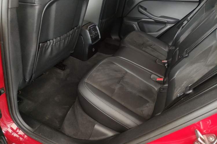 Used Porsche Macan 2018 Macan 2.0T Left Rear Seat