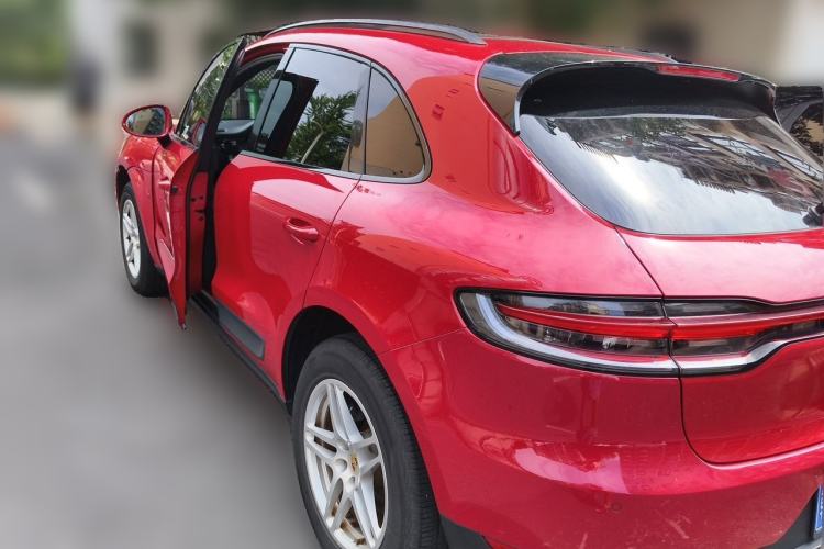 Used Porsche Macan 2018 Macan 2.0T Rear Left 45 Deg