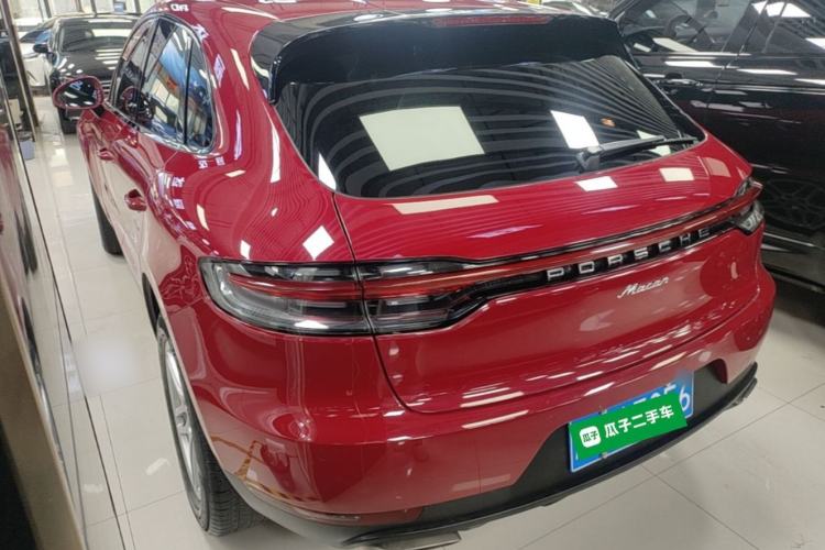 Used Porsche Macan 2018 Macan 2.0T Rear Left 45 Deg
