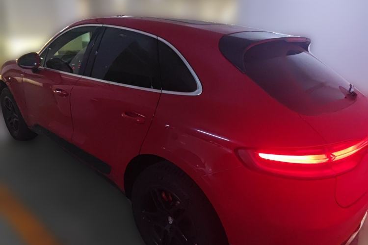 Used Porsche Macan 2018 Macan 2.0T Rear Left 45 Deg