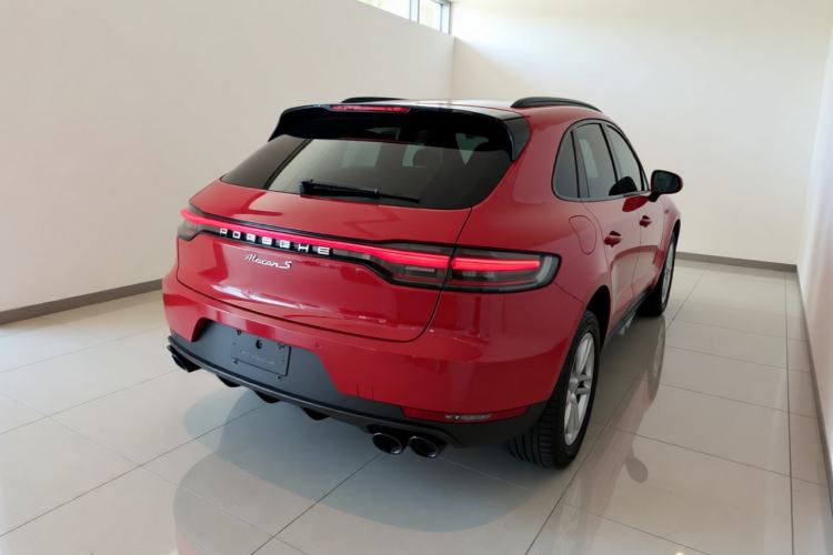 Used Porsche Macan 2018 Macan 2.0T Rear Right 45 Deg