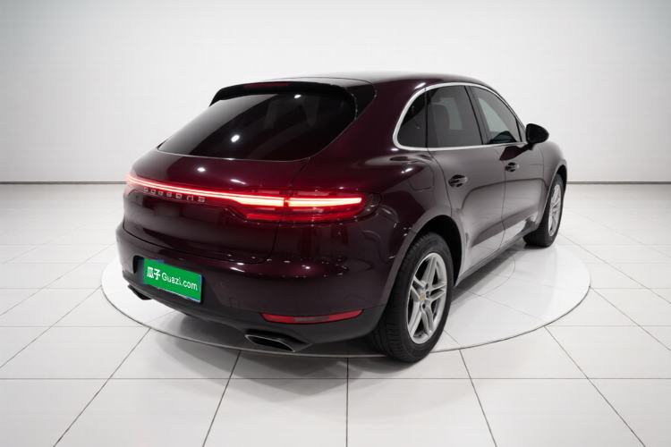 Used Porsche Macan 2018 Macan 2.0T Rear Right 45 Deg
