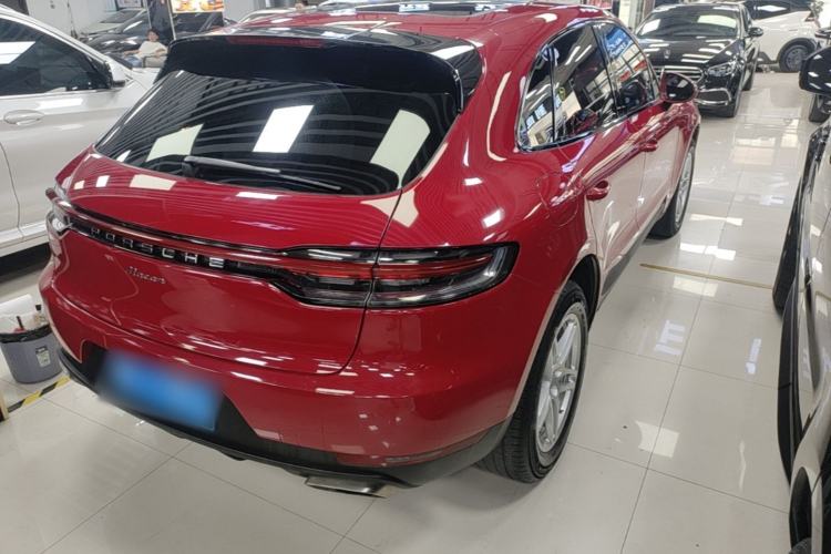 Used Porsche Macan 2018 Macan 2.0T Rear Right 45 Deg