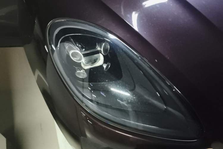 Used Porsche Macan 2018 Macan 2.0T Right Front Headlight