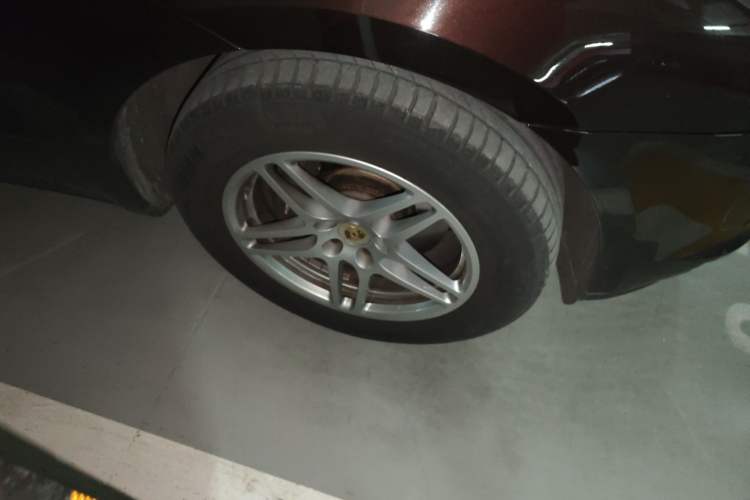 Used Porsche Macan 2018 Macan 2.0T Right Front Wheel Hub