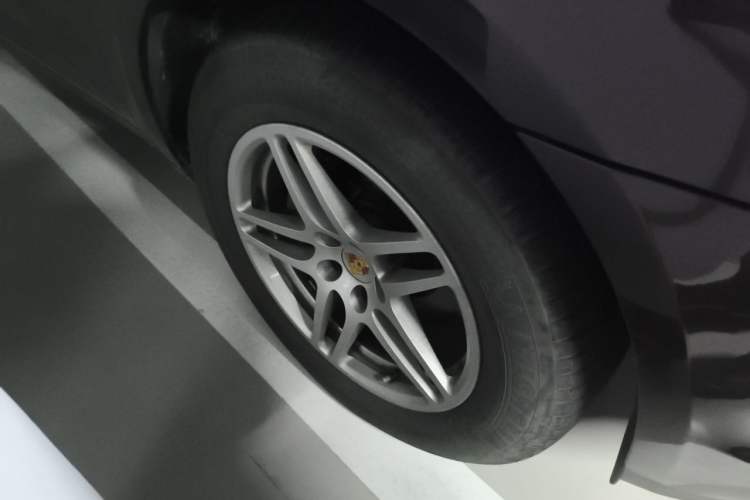 Used Porsche Macan 2018 Macan 2.0T Right Front Wheel Hub