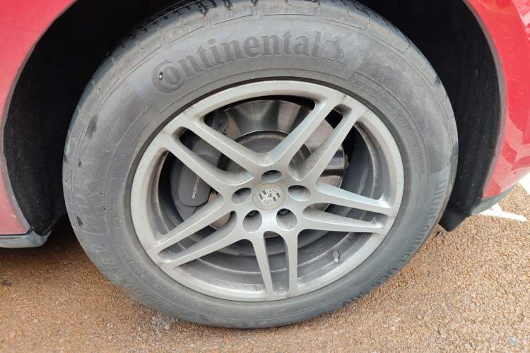 Used Porsche Macan 2018 Macan 2.0T Right Front Wheel Hub