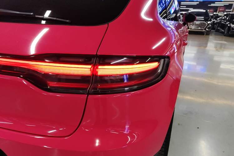 Used Porsche Macan 2018 Macan 2.0T Right Rear Taillight