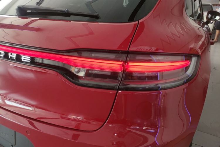 Used Porsche Macan 2018 Macan 2.0T Right Rear Taillight