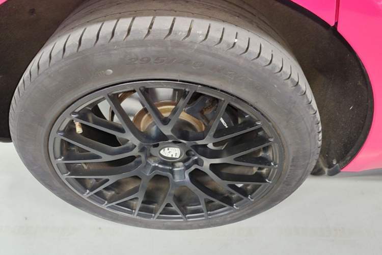Used Porsche Macan 2018 Macan 2.0T Right Rear Wheel Hub