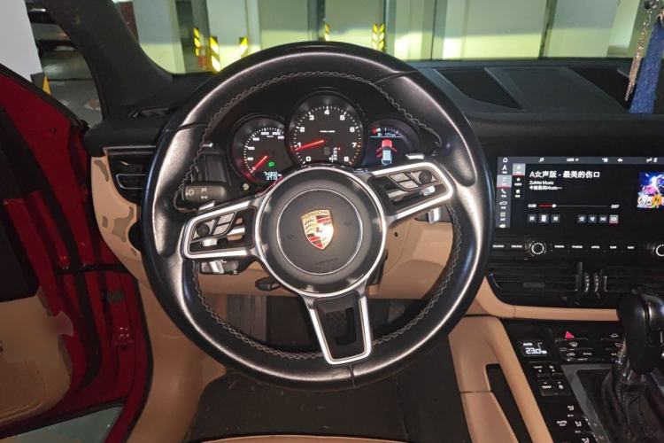 Used Porsche Macan 2018 Macan 2.0T Steering Wheel