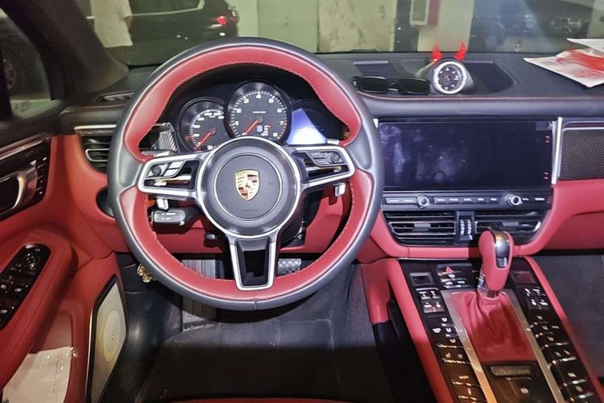 Used Porsche Macan 2018 Macan 2.0T Steering Wheel