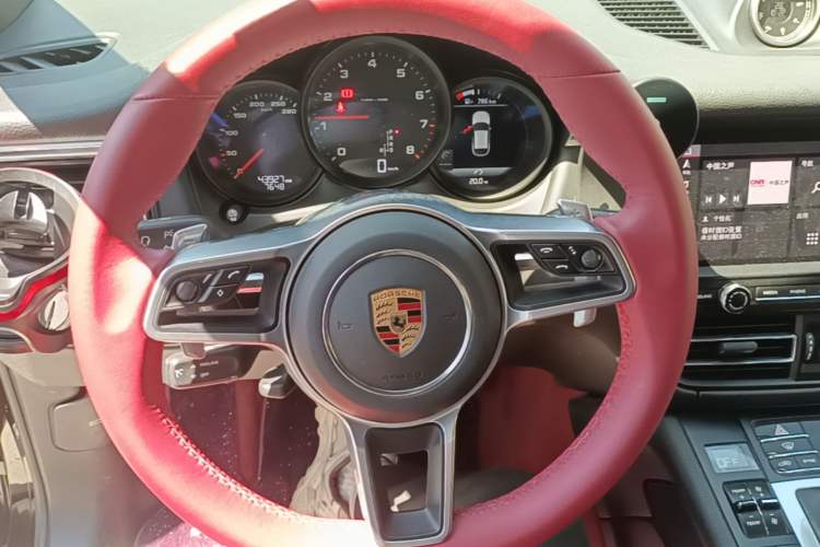 Used Porsche Macan 2018 Macan 2.0T Steering Wheel