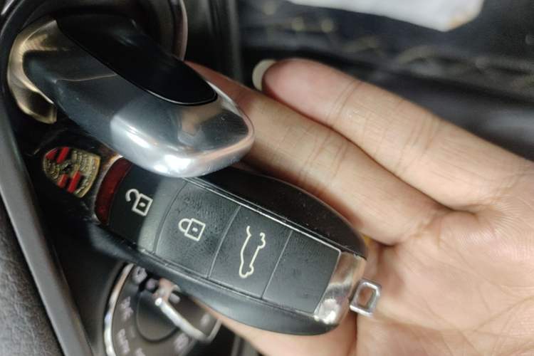 Used Porsche Macan 2018 Macan 2.0T Vehicle Key