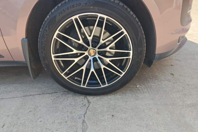 Used Porsche Macan 2018 Macan 2.0T Right Front Wheel Hub